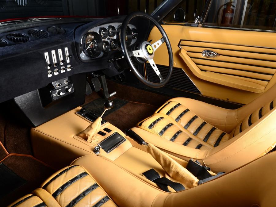  Ferrari 365 GTB/4 Daytona 1971 года  (UK) (фото 10 из 14)